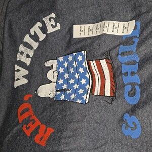 Peanuts Red, White & Chill Snoopy Tee Size Medium